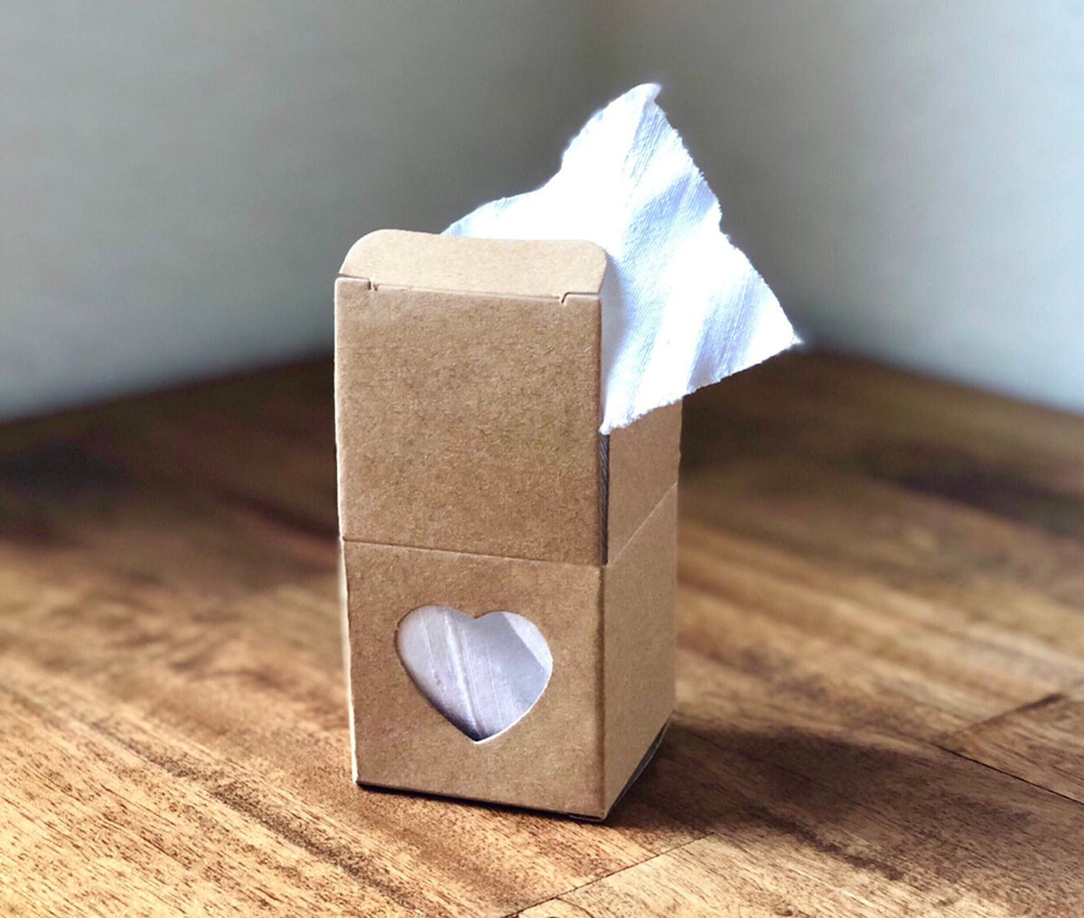 Small favor boxes with clear heart window, view 2