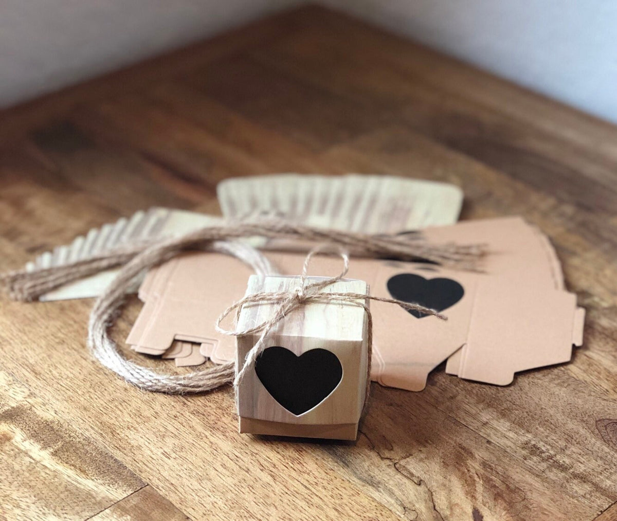 Paper heart favor boxes with lids, view 2