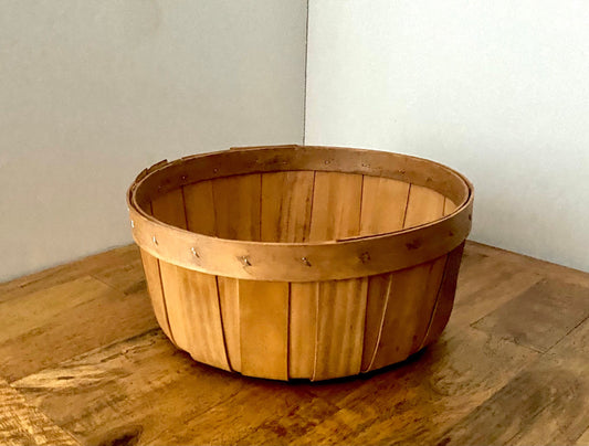 Round wood fruit basket